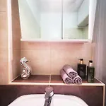 Szin-aranyhid Apartment *